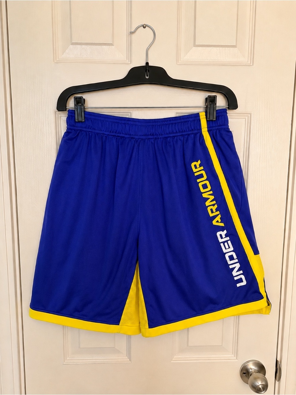 Under Armour Boys Blue Yellow Mesh Basketball Shorts Youth Large YLG Loose